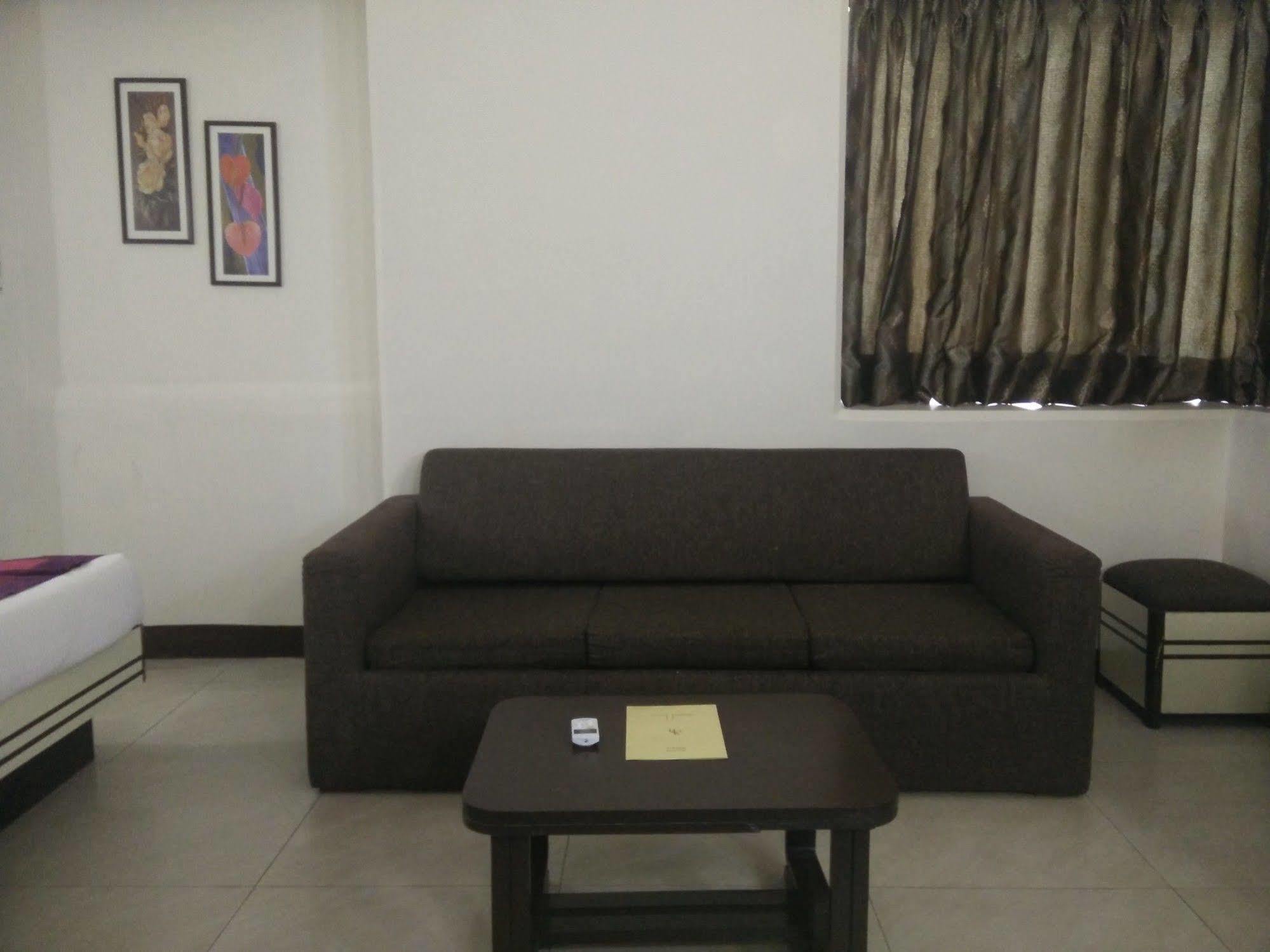Hotel, Colaba Hotel Bombay